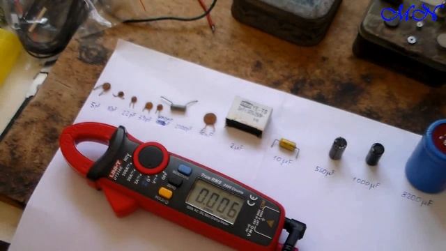 Измерение ёмкости токовыми клещами UNI-T UT210E смотреть онлайн