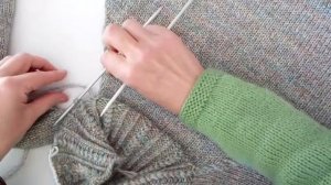 Вязаное платье регланом сверху