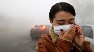 Едкий смог накрыл Казахстан. Люди вынуждены носить маски. Погода в СНГ