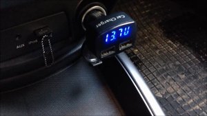 Автомобильное зарядное устройство USB с вольтметром амперметром и термометром