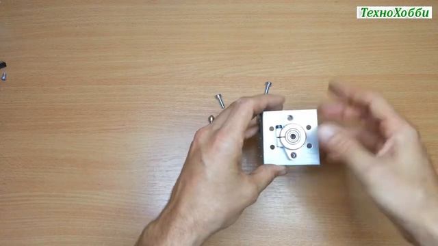 Простая самодельная задняя бабка с конусом Морзе для мини станка, сделанная из доступных материалов