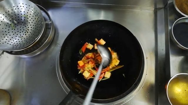 WOK. Тофу с овощами в кисло сладком соусе смотреть онлайн