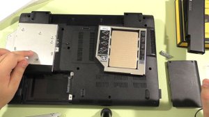 ЗАМЕНА DVD на SSD / HDD ► СЕКРЕТЫ и ПРОБЛЕМЫ УСТАНОВКИ в ноутбук Samsung R517
