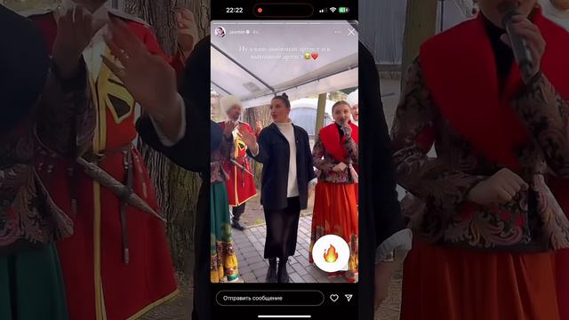 Ансамбль «Любо-Мило» и певица Жасмин спели вместе «Катюшу» на День Победы.