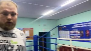 ПЕЛЬМЕНЬ VS ЧЕМПИОН МИРА ПО БОКСУ / ТРЕНИРОВКА С МАРКОМ ПЕТРОВСКИМ