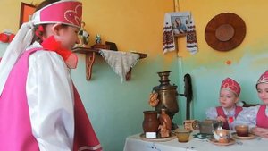 Школьный театр «Чудеса». Сценка «Три девицы под окном»
