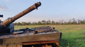 Уничтоженный немецкий танк Leopard 2A4 снятые вблизи