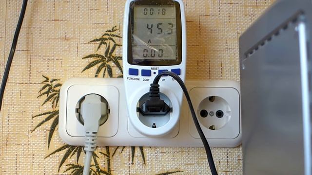 Бытовой ваттметр или измеритель мощности Power Meter