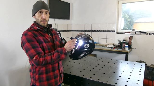 НЕМЕЦКАЯ СВАРОЧНАЯ МАСКА ТЕСТ / ЛЁГКИЙ СПОСОБ КАК ПРОВЕРИТЬ МАСКУ ПРИ ПОКУПКЕ И КАК НАСРОИТЬ смотреть онлайн