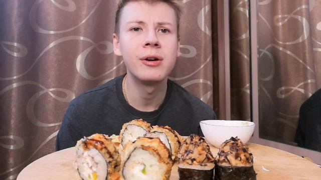 MUKBANG | РОЛЛЫ | 3 НЕДЕЛИ С САМОЕДОМ 😍