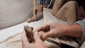 Как слепить эльфа из пласта шамотной глины. Берем ровный пласт и из него лепим скульптуру "Эльф".