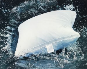 Как стирать и сушить подушки?