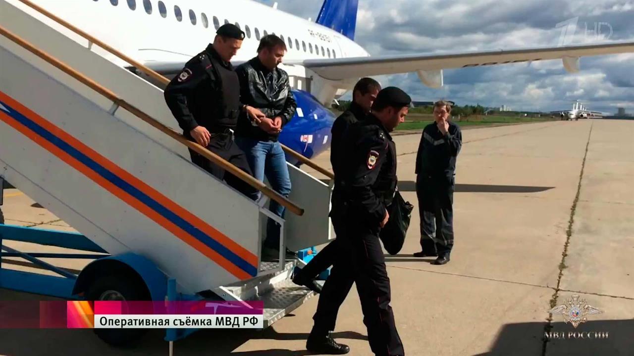 В Москве и Оренбурге задержаны участники преступной группы, занимавшейся обналичиванием денег