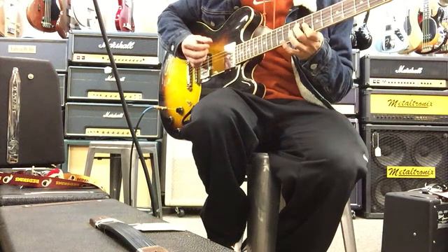 Gibson ES-335 DOT смотреть онлайн