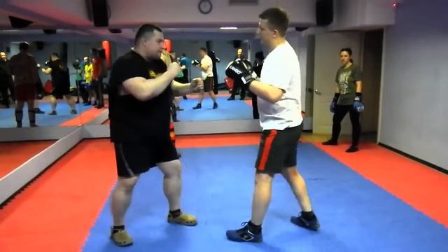 Рукопашный бой. Блокируем два боковых удара. смотреть онлайн