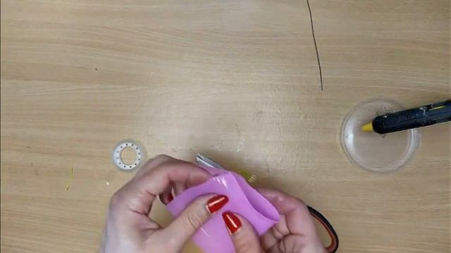DIY/ОЧАРОВАТЕЛЬНЫЕ ЦВЕТЫ ДЕЛАЕМ САМИ/ЦВЕТЫ ИЗ ПЛАСТИКОВЫХ СТАКАНЧИКОВ СВОИМИ РУКАМИ/МАСТЕР КЛАСС