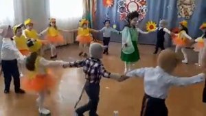 Утренник в младшей группе на 8 Марта