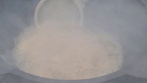 Мясо с кабачками и картошкой в казане.