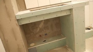 Столешница из плитки под умывальник   Washbasin tile worktop.