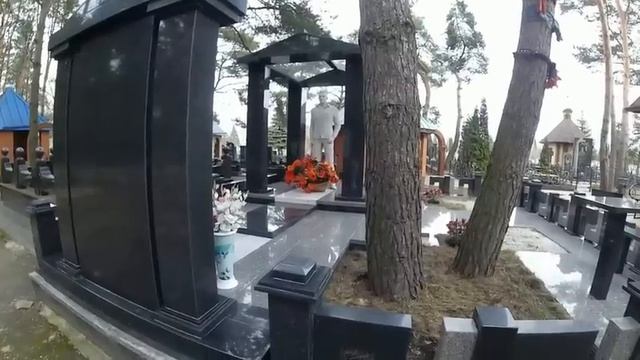 Самые дорогие захоронения и памятники на кладбищах/Найдено кладбище богатых людей/Уникальные могилы