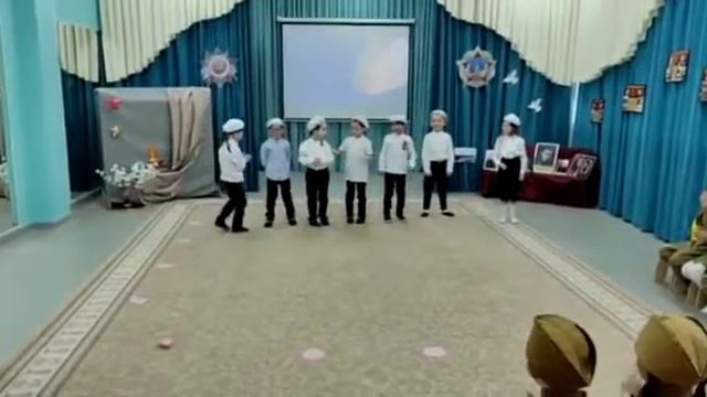 Танец "Яблочко" старшая группа. смотреть онлайн