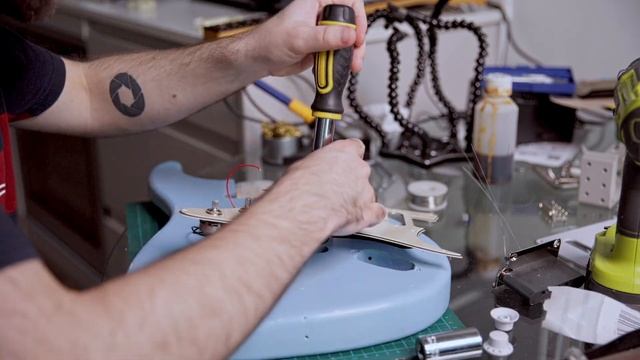 Customizing My PRS Silver Sky SE смотреть онлайн