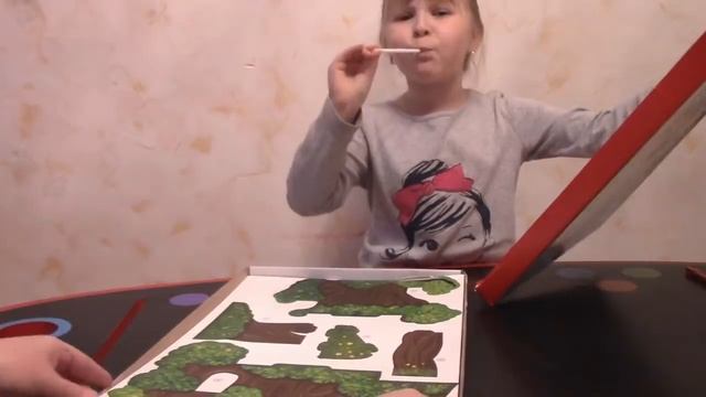 Kinder 50 Years Tree House конструктор из картона Домик на дереве Киндер Сюрприз и настольная игра смотреть онлайн