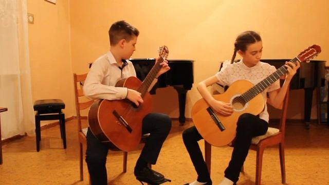 Ансамбль гитаристов: Семенцова Евгения, Сопрунов Александр - Бурре смотреть онлайн