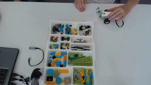 Сборка Майло и датчика расстояния Lego WeDo 2.0