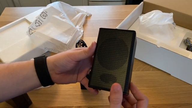 Samsung Rear Wireless Speaker Kit смотреть онлайн