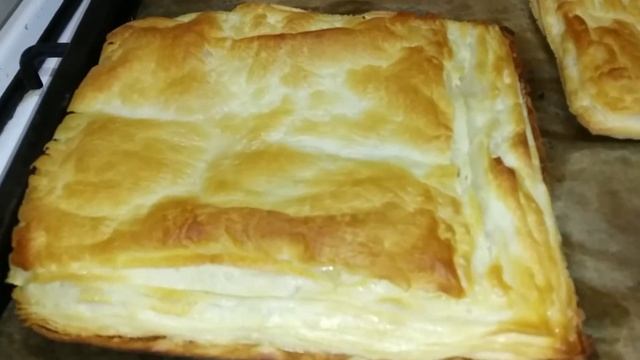 Ореховый торт ( из слоёного теста).