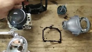 Тюнинг фар VOLVO S60 замена линз на Hella 3R и покраска фар изнутри