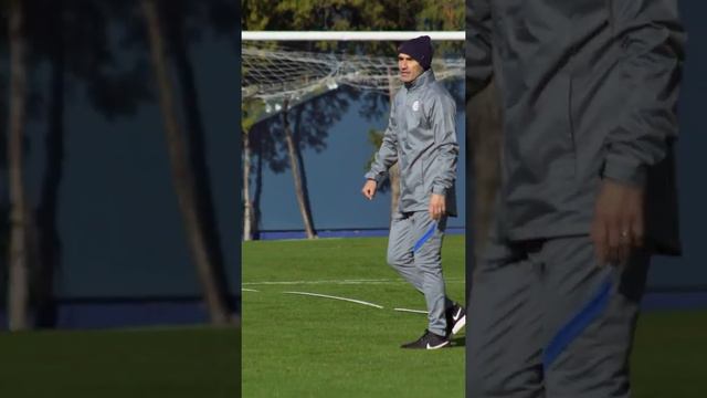 Paolo Montero en su primer entrenamiento en San Lorenzo como DT