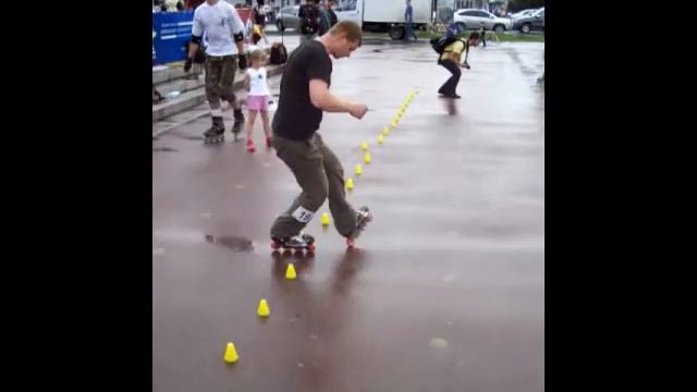 слалом на мокром асфальте смотреть онлайн