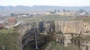 Дагестан, вид на водопады Тобот и Итлятляр от туркомплекса AVA