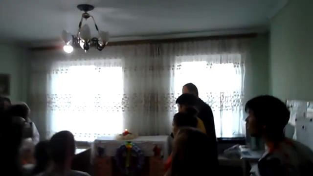 1-е воскресение адвента пастор католической церкви зажог свечу судьбы. смотреть онлайн