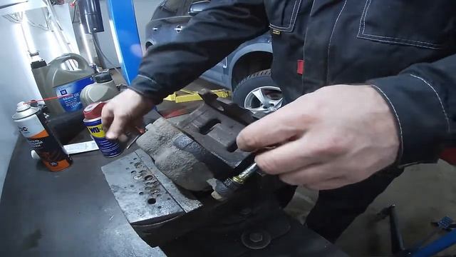 Ремонт переднего суппорта Opel Antara