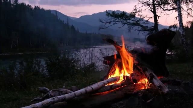 Успокаивающее видео на фон. Звуки природы и костра. смотреть онлайн