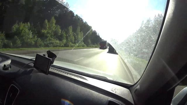 Опасный обгон фуры на трассе смотреть онлайн