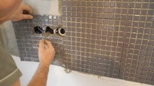 Как ВРЕЗАТЬ ОТВЕРСТИЯ В МОЗАИКЕ