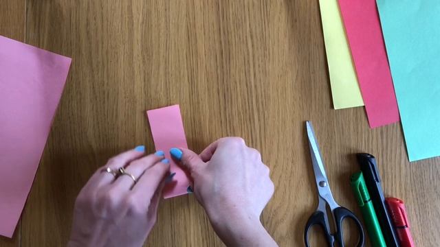 Бумагопластика.Соревнование червячков смотреть онлайн