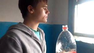 Псих!выпил 2 литра колы!