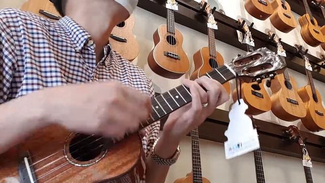 Ukulele Soprano/ Concert/ Tenor - comparison смотреть онлайн