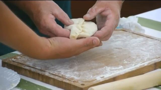 Гостим в МАМАДЫШЕ и готовим Салму и Беккен с субпродуктами. Телепроект "Секреты татарской кухни". смотреть онлайн