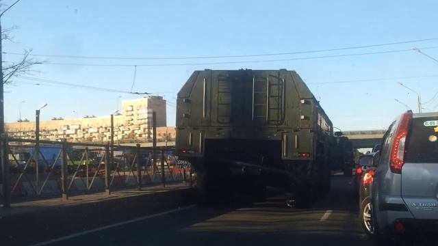 Проезд военной техники на Пискаревском проспекте, г. Санкт-Петербург