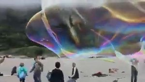 Cамый большой мыльный пузырь