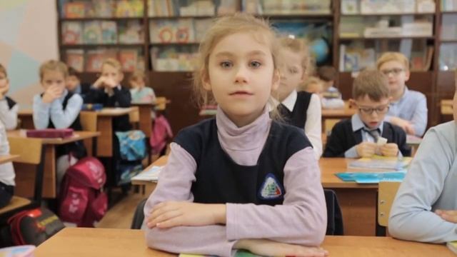 Видео Поздравление школе на юбилей 50 лет от 1Б смотреть онлайн