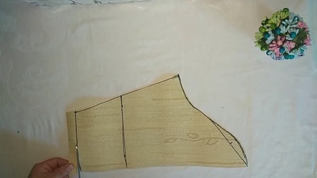 Как выкроить рукава с воланами ?