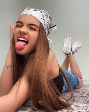 Валя Карнавал и Сковорода . Танцы от Бандитки.....