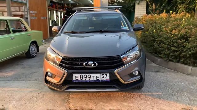 Lada Vesta и ВАЗ 2101 , первый и последний модель . Разница 43 года .